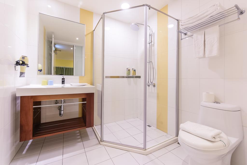 Lion King Hotel Kaohsiung Rom bilde